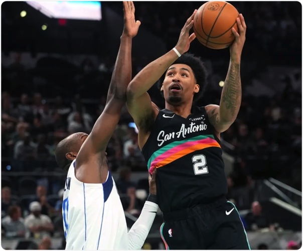 04月11日 NBA常规赛 独行侠vs马刺 全场录像回放